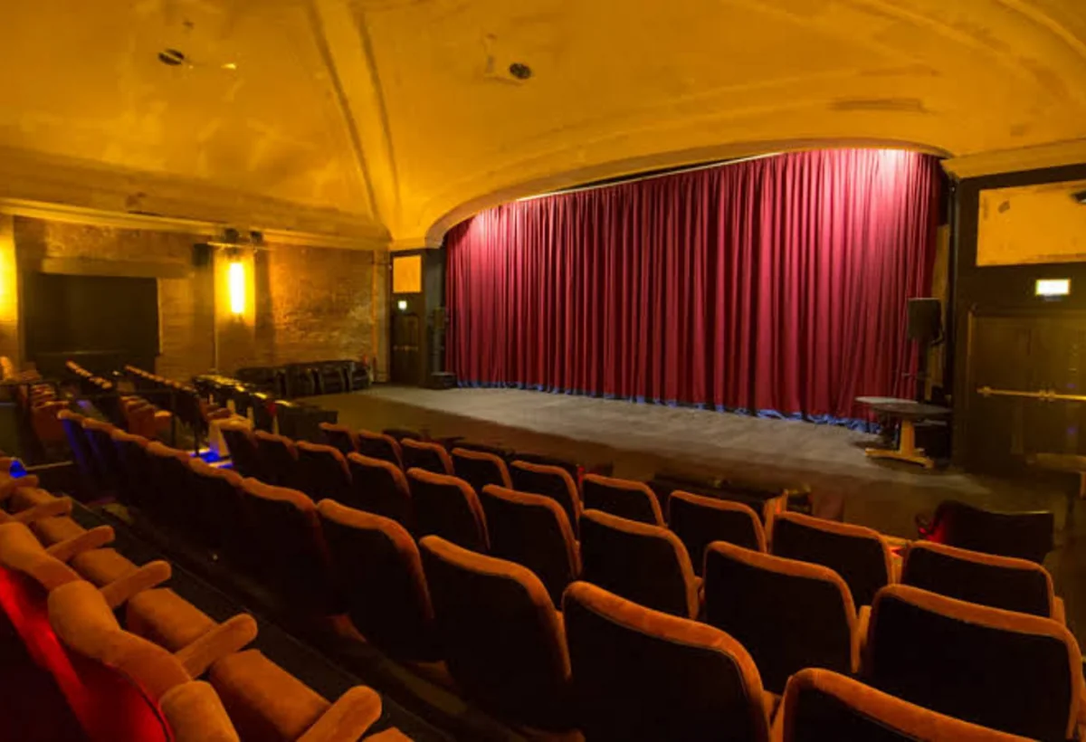 Bölgələrdə fəaliyyət göstərən teatrlara direktor və müavinləri seçiləcək