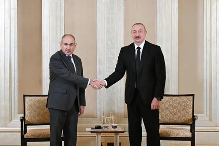 Nikol Paşinyan Prezident İlham Əliyevə zəng edib