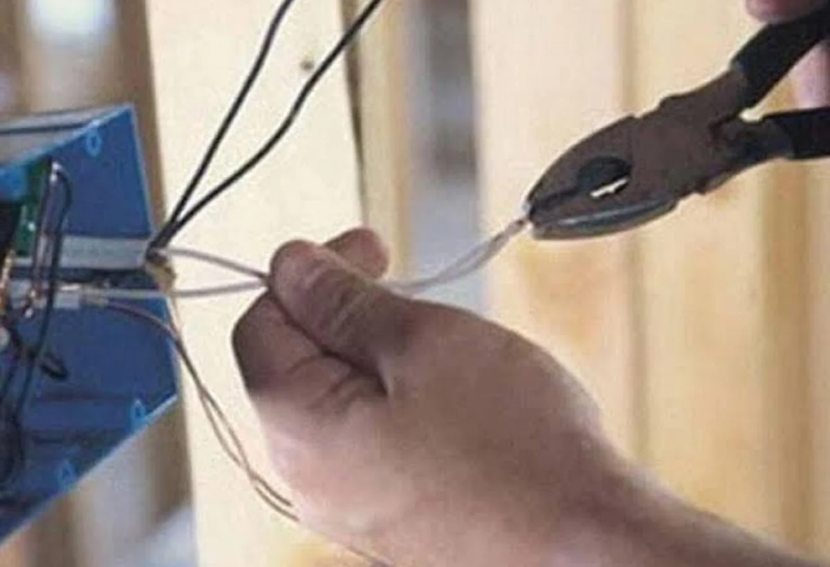 Şəmkir yaşlı kişini elektrik cərəyanı vuraraq öldürüb