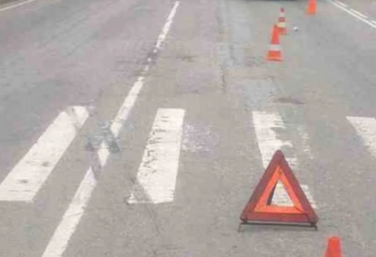 Gəncədə Mercedes 2 piyadanı vurdu