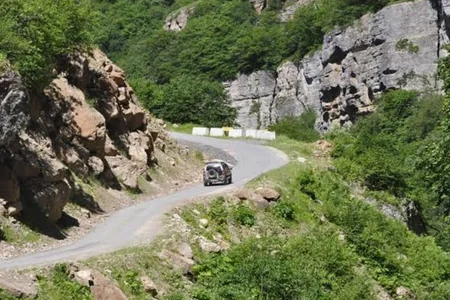 Qubada yoldakı təhlükəli vəziyyətlə bağlı İcra Hakimiyyətindən AÇIQLAMA