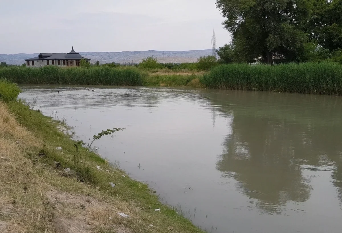 Samuxda yeniyetmə su kanalında boğuldu