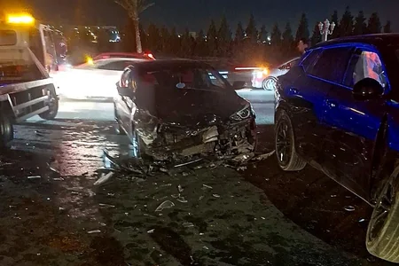 Gəncədə avtomobillər toqquşub, xəsarət alanlar var.