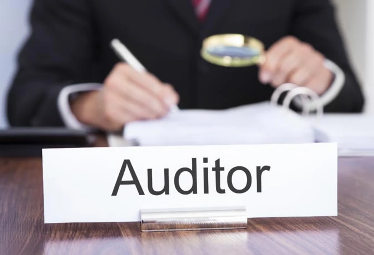 Azərbaycan auditorları ötən il 152 milyon manatlıq müqavilə bağlayıb