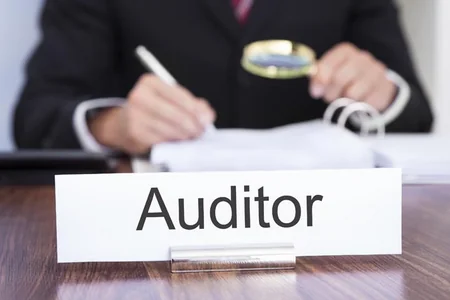 Azərbaycan auditorları ötən il 152 milyon manatlıq müqavilə bağlayıb