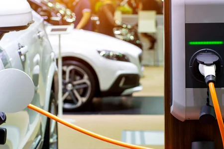 Azərbaycan elektromobil idxalını 50%-ə yaxın azaldıb