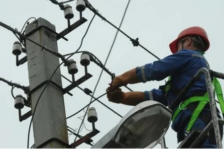 “Azərişıq” Qarabağlı kəndinin elektrik şəbəkəsinin qurulmasına 4,5 milyon manat xərcləyəcək