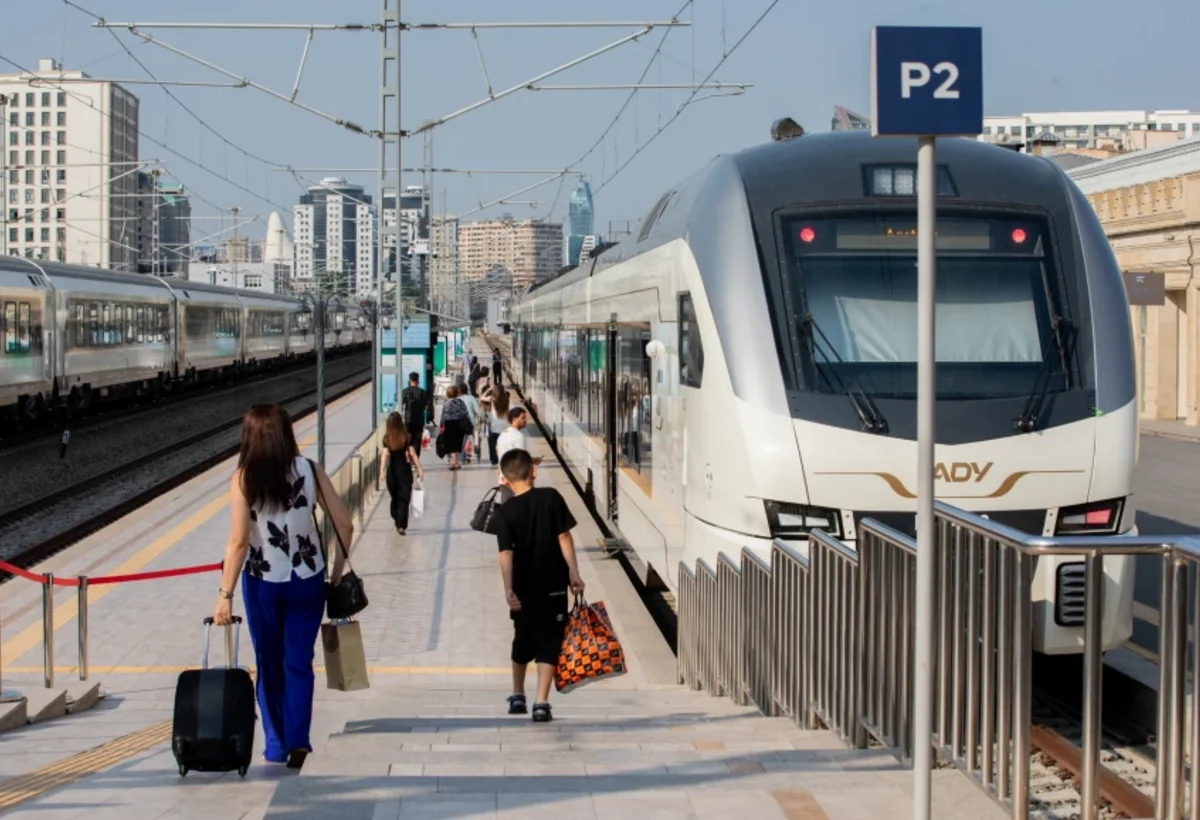 Sərnişin sıxlığının artır: ADY bu tarixlərə əlavə qataralar təyin edib