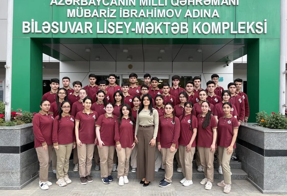 Bölgə liseyinin yenə də bütün məzunları tələbə adı aldı