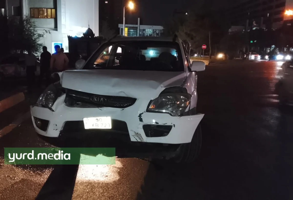 Binəqədidə “KİA Sportage” ilə “Mercedes” toqquşub