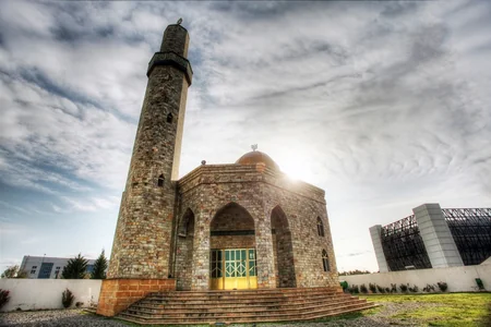 Bakıda məsciddə qanunsuz yenidənqurma işlərinin üstü açıldı