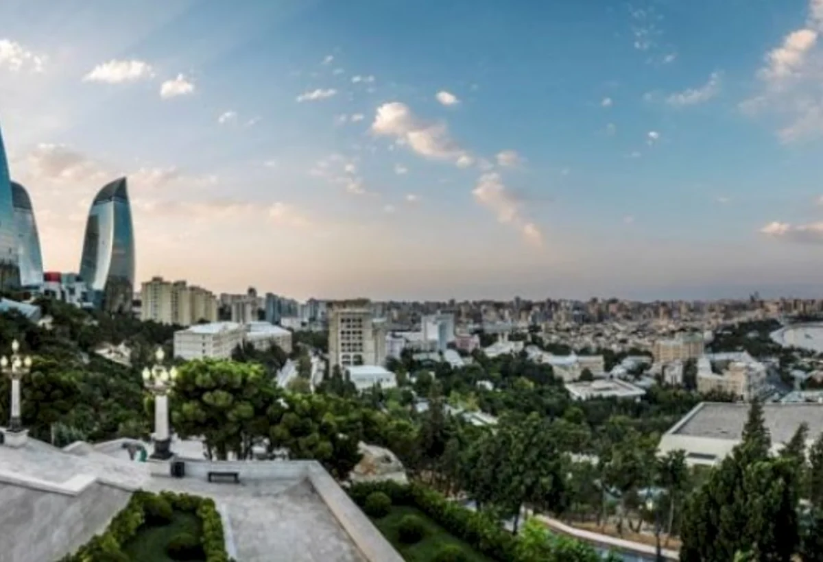 Bakıda küləyin sürəti 20 m/s-yə çatdı