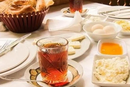 Səhər yeməyini ötürənlərdə infarkt və insult riski arta bilər