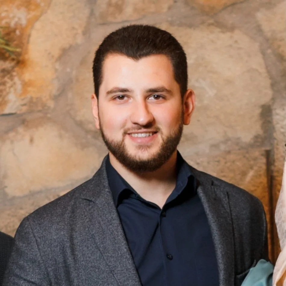 “Alizadeh” direktoru isə Kazım Mustafazadə