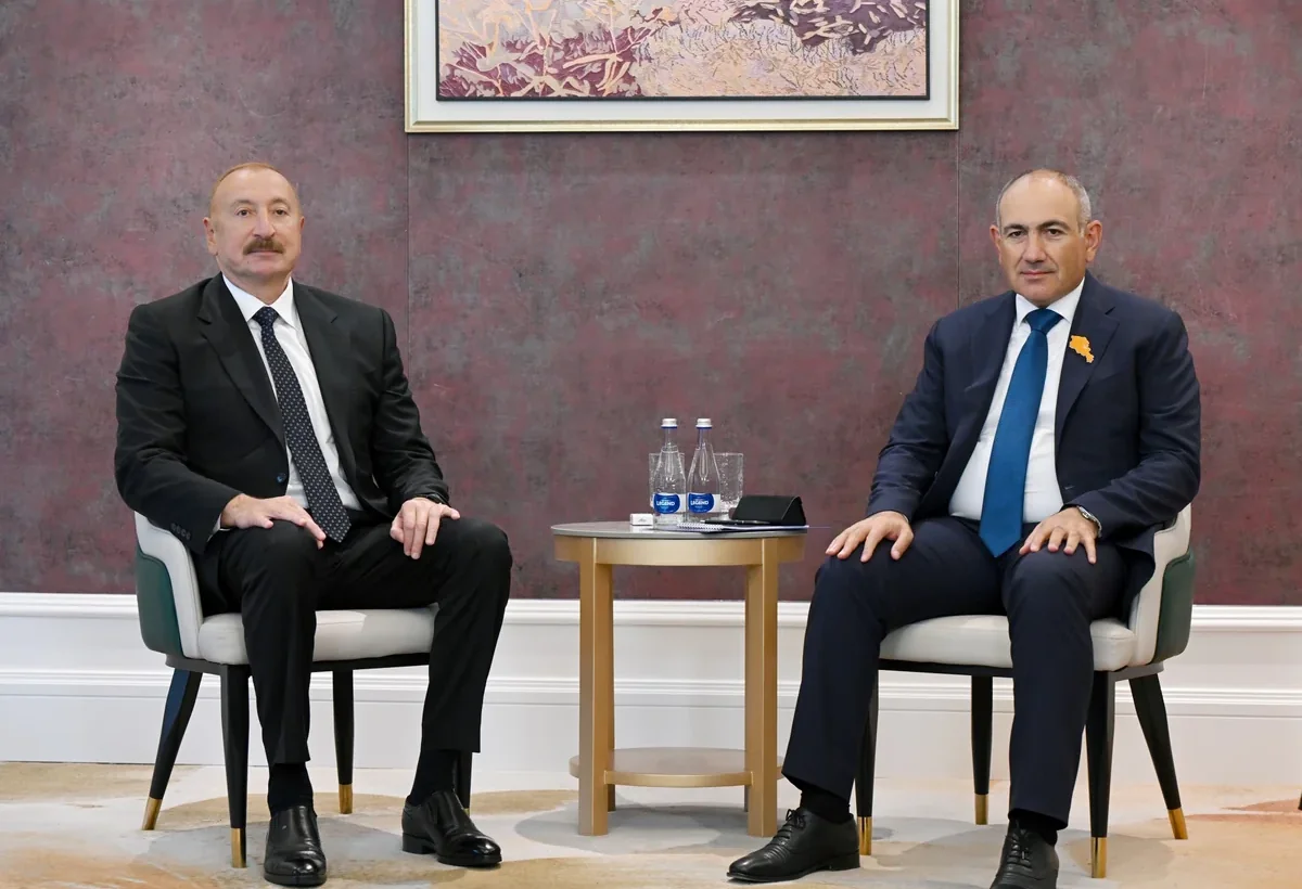 İlham Əliyevlə Nikol Paşinyan arasında görüş keçirilib