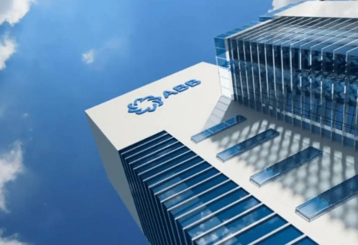 Azərbaycan Beynəlxalq Bankının səhmdarlarının sayı 2%-ə yaxın azalıb