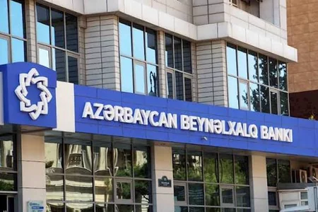 Dövlət bankı xidmət şəbəkəsinə “əl gəzdirib”