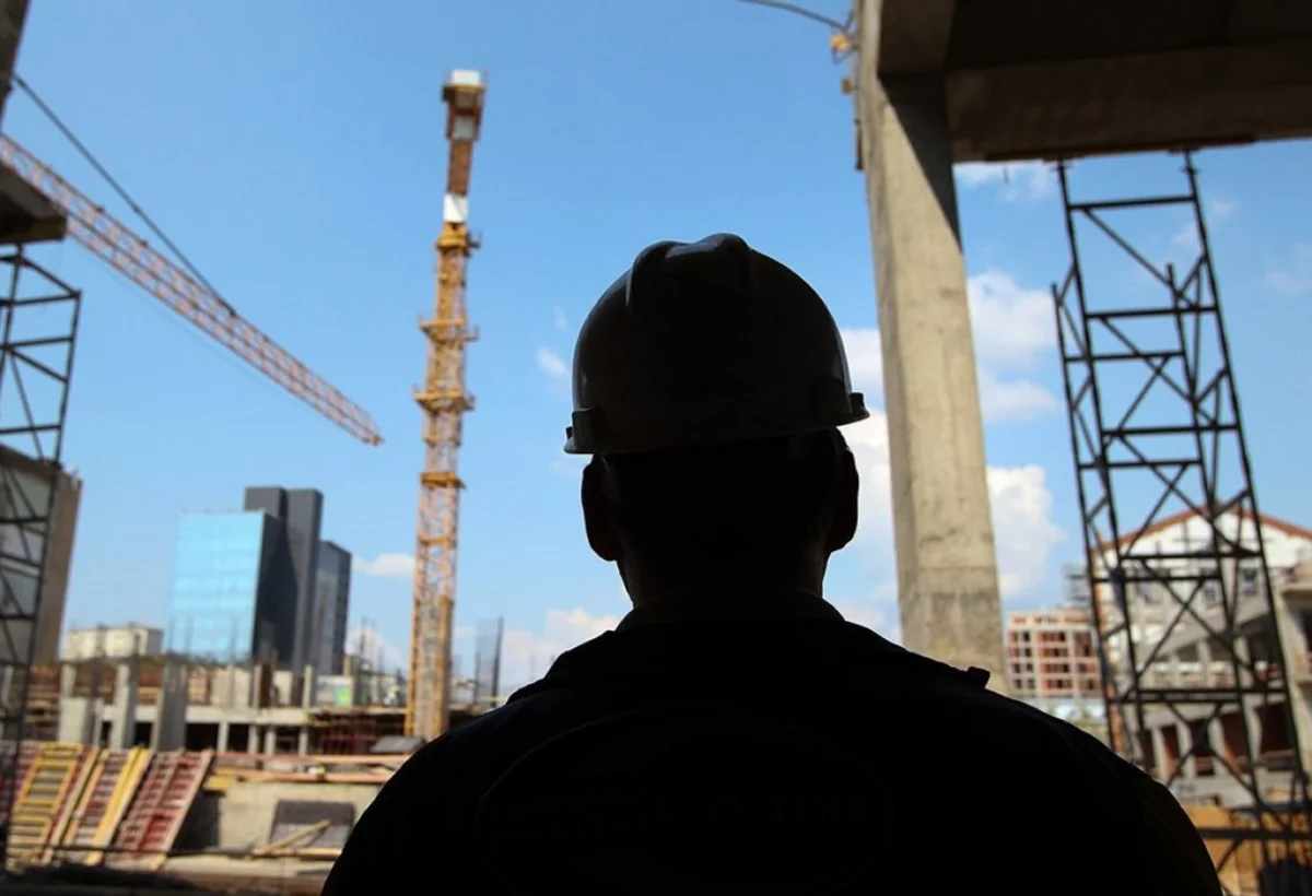 Azərbaycanda muzdlu məşğulluqda dövlət sektorunun payı 47%-ə düşüb