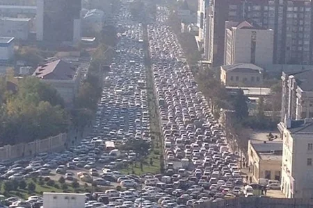 Bakı daha neçə avtomobili daşıya bilər? – Ekspertlərdən AÇIQLAMA