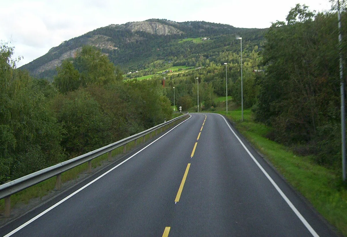 Şamaxıdan Qubaya yol tikintisini aparacaq şirkət cərimələndi