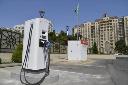 Azərbaycanda avtomobillərin elektrik doldurma məntəqələrində tarif artıb