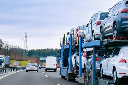 Azərbaycan avtomobil idxalını 35% azaldıb