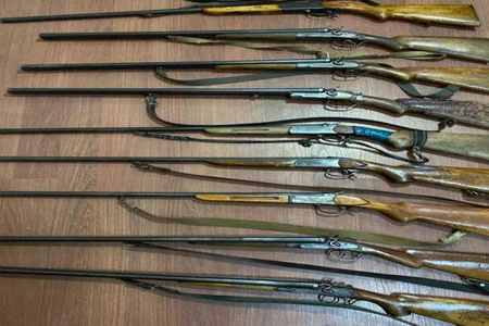 Polis 16 tüfəng aşkarladı