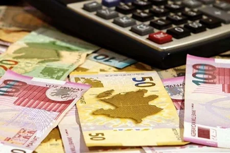 AMB-nin dövriyyədə olan notlarının ümumi dəyəri 1,8 milyard manatı keçib
