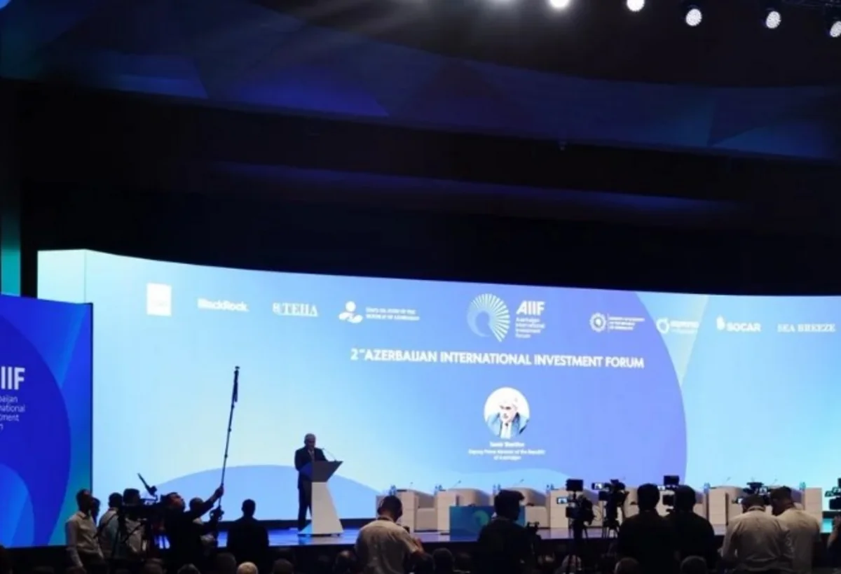 Bakıda qlobal proseslərin iqtisadi artıma və investisiyalara təsiri müzakirə olunur