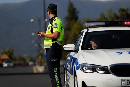 Dövlətə 82 min manat borcludur, Yol Polisi də 300 manat cərimələdi