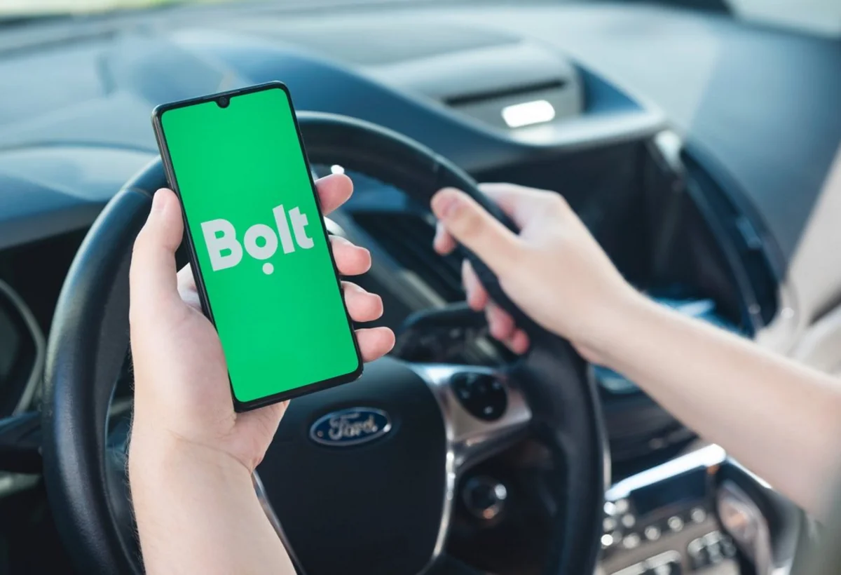 “Bolt”da problem: Uzaqdakı sürücü sifarişi qəbul edib sərnişindən ləğv etməyini istəyir