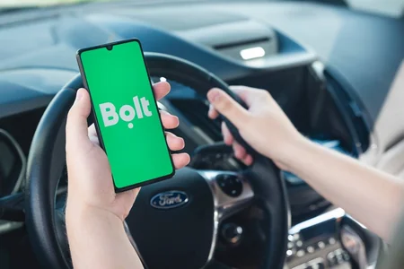 “Bolt”da problem: Uzaqdakı sürücü sifarişi qəbul edib sərnişindən ləğv etməyini istəyir