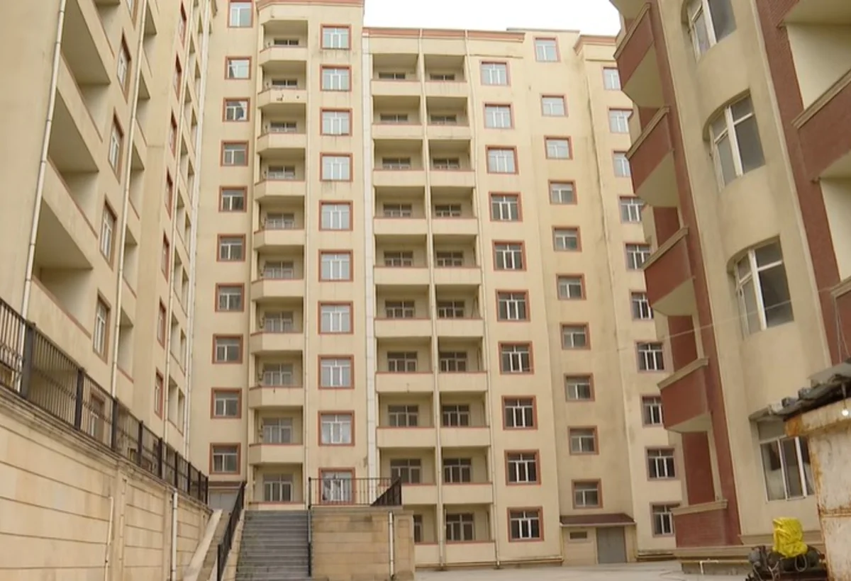 Bakıda bina: 26 ildir tikilib amma satışa çıxarılmır - VİDEO