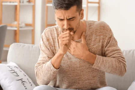Səhər öskürəyi hansı xəstəliklərdən xəbər verir – kardioloqun açıqlaması