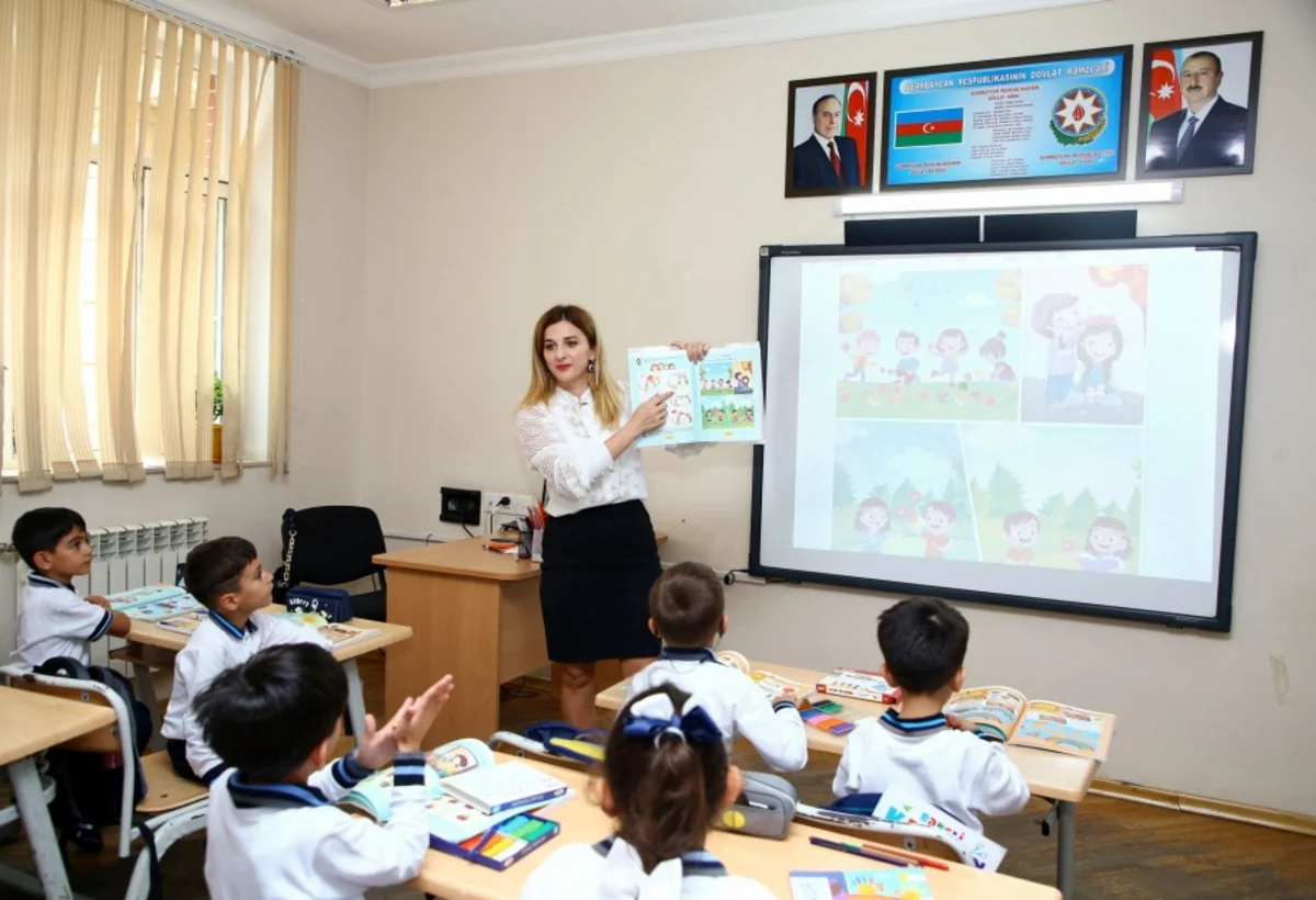 Azərbaycanda ən gənc və ən yaşlı müəllimin neçə yaşı var?