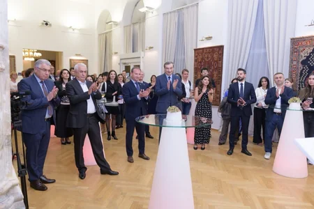 Azərbaycan xalçaçılığının zəngin irsi Vyanada nümayiş etdirildi