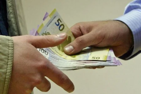 Rüşvət alanlar barədə məlumat verəni 10 min manat mükafat gözləyir