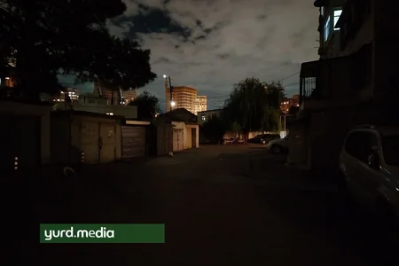 Bakının mərkəzində 11 ildir qaranlıqda qalan həyət - FOTO