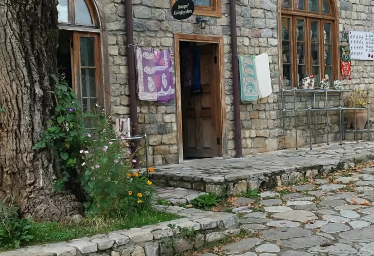 Basqal: daş küçələrdə yaşayan tarix, ipək və sənət - FOTO