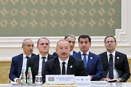 İlham Əliyev Türkmənistanda Azərbaycan və Mərkəzi Asiya Dövlət başçılarının 8-ci Məşvərət görüşündə - FOTO