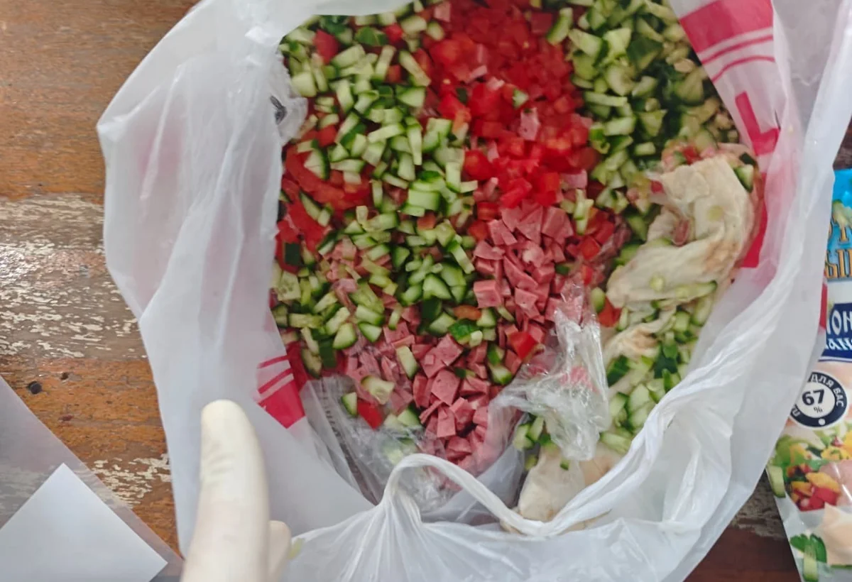 Məktəbdə şagirdlər hazırladığı qidadan zəhərləndilər