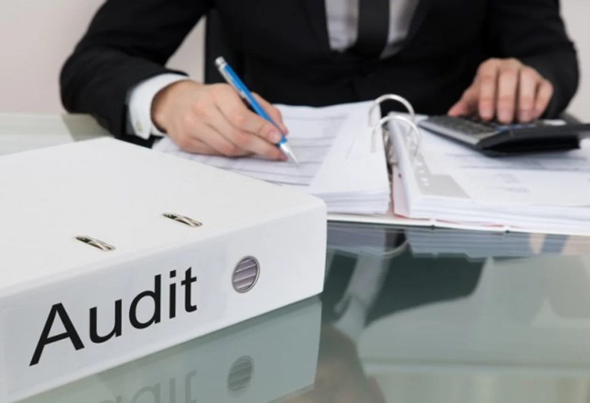 “İmdad Audit” bazarı tərk edir