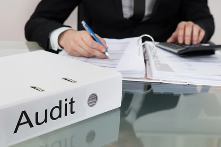 “İmdad Audit” bazarı tərk edir