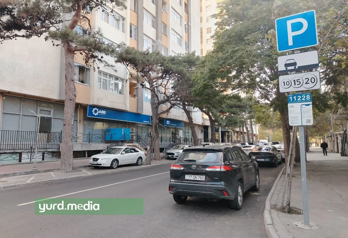 Bakıda AYNA-nın parkinqi sakinlərin giriş-çıxışını məhdudlaşdırır - FOTO
