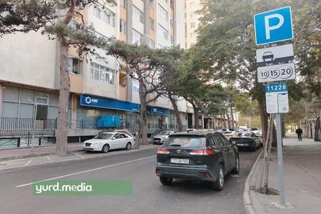 Bakıda AYNA-nın parkinqi sakinlərin giriş-çıxışını məhdudlaşdırır - FOTO