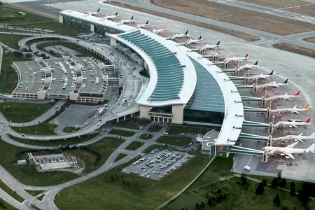 Ankara aeroportu 20 yaşını qeyd edir