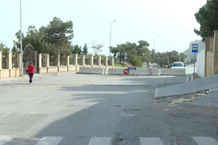 Bakıda küçə geoloji tədqiqat işlərinə görə aylardır bağlıdır - VİDEO