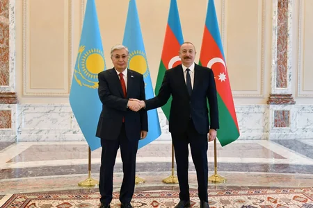 İlham Əliyev Kasım-Jomart Tokayevi təbrik edib